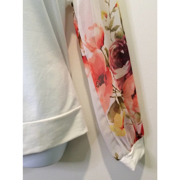 E. LUNA SHEER FLORAL SLEEVE TOP L - Picture 5 of 7